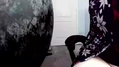 latexchris77 online show from February 8, 10:52 am