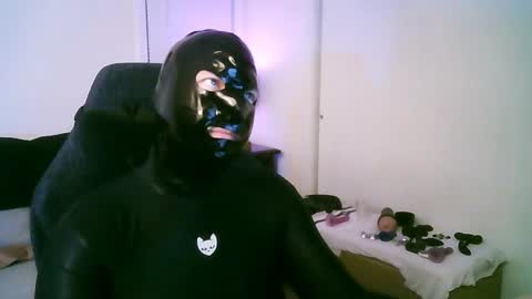 latexminheadroom online show from April 18, 12:45 am