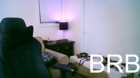 latexminheadroom online show from January 11, 7:36 am