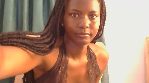 latiffaah_xx online show from February 13, 11:52 pm