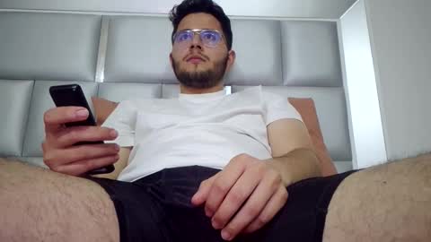 Latin edge online show from October 19, 9:25 am