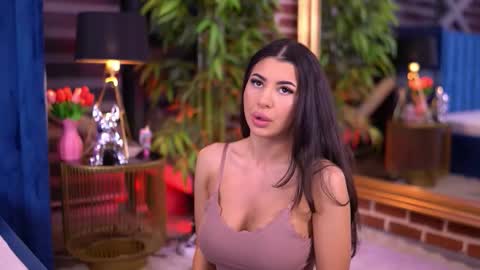 Latina online show from February 18, 6:08 pm