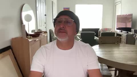 latinbro1986 online show from April 5, 4:26 pm