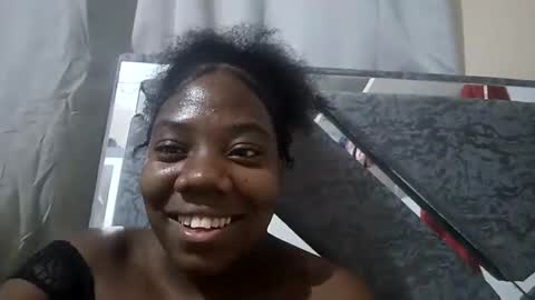 Latinhoney487 online show from March 21, 12:05 am