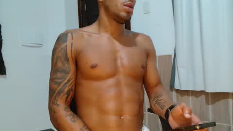 latinmarian online show from April 17, 7:22 am