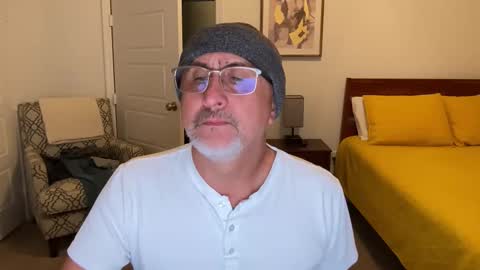 QS - INDEPENDENT MODEL online show from November 20, 4:11 am