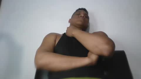 latinrayf online show from October 31, 5:19 am