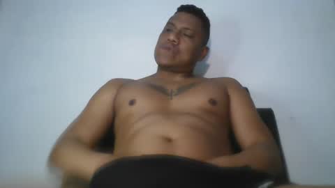 latinrayf online show from October 23, 2:40 pm