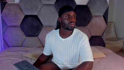 LEANDRO online show from April 19, 3:40 am