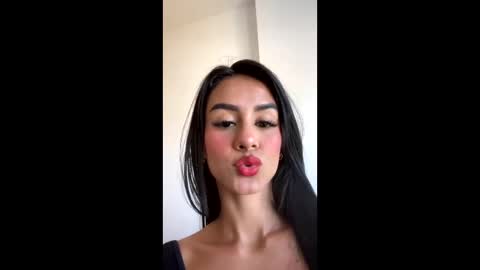 Laura Valmont online show from March 19, 2:33 pm