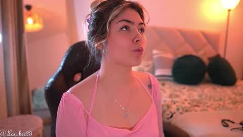 Laura online show from September 23, 5:30 pm