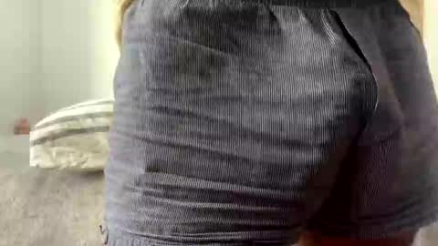 Lau online show from October 28, 3:46 pm