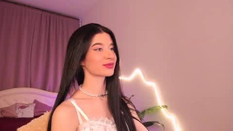 Laura online show from February 9, 12:58 am