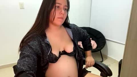 laura online show from November 9, 11:18 pm