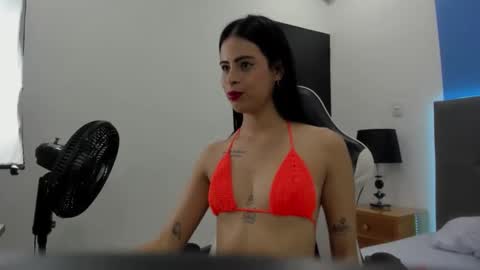 L A U R A online show from October 28, 12:28 pm