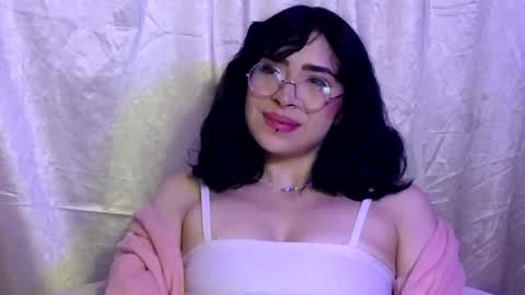 laura_pink01 online show from March 8, 3:39 am