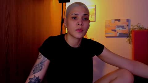 Laura Rose online show from March 19, 7:25 am