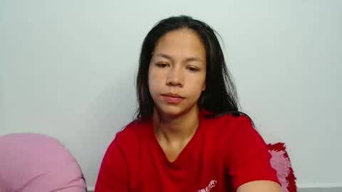 lauracb          online show from December 13, 9:21 pm