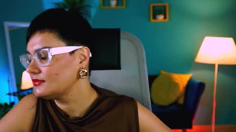 lauradavidsons online show from November 16, 6:32 pm