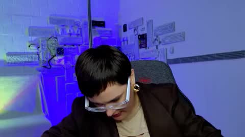 lauradavidsons online show from September 17, 12:19 pm