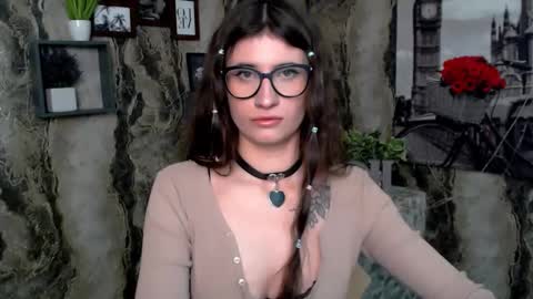 Laura online show from January 9, 4:01 pm