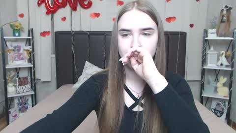 LauraHlot online show from April 3, 7:21 pm