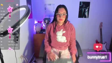 lauraohana online show from March 12, 8:30 am