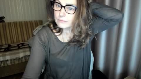 Lauraoven1 online show from December 20, 8:54 am