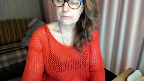 Lauraoven1 online show from February 10, 7:55 am