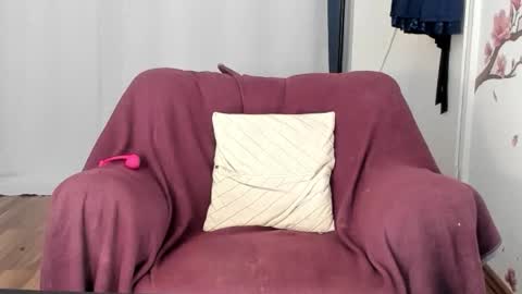 Laura Lara Sommer online show from September 18, 5:28 pm