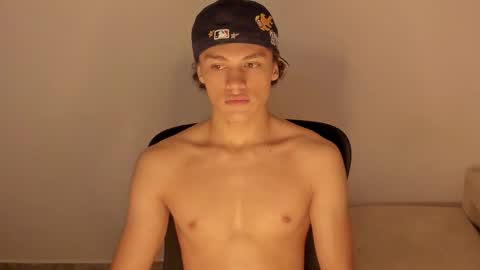 Laureent online show from December 22, 9:05 am