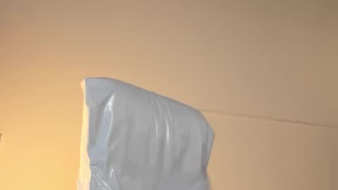 Lauren online show from March 25, 6:03 pm