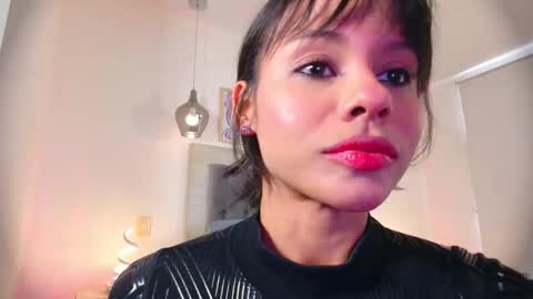 Lauren Saenz online show from March 13, 12:52 pm