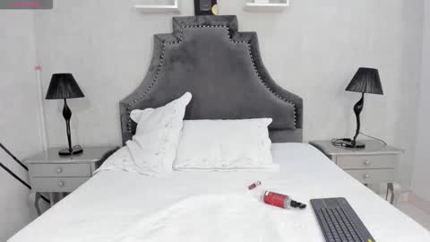 Lauren  online show from November 18, 3:26 pm