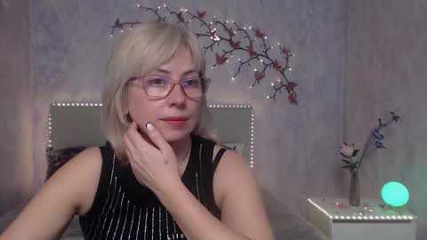 Lauren online show from March 1, 12:20 pm