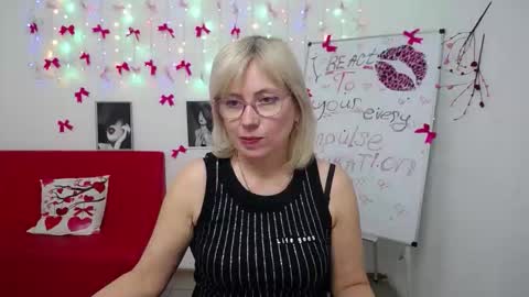 Lauren online show from March 8, 2:26 am