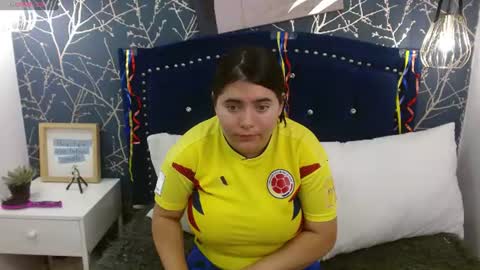 laura  online show from June 27, 12:22 pm