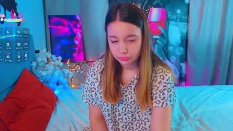 Lola online show from January 9, 8:20 am