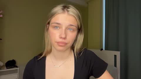 Bella online show from April 8, 11:24 am