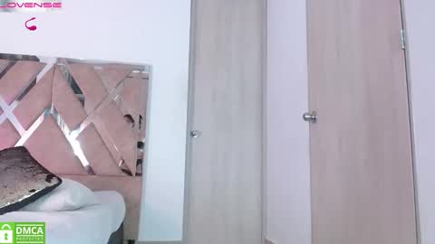 LauryMoons online show from December 13, 11:55 pm