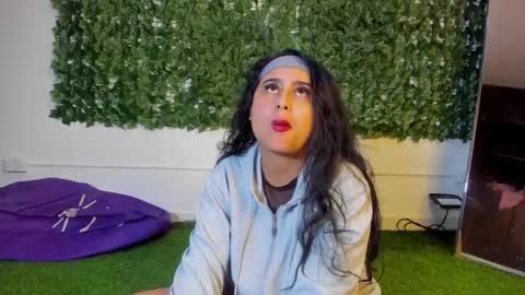  LaurynJeffers  online show from April 18, 2:30 pm