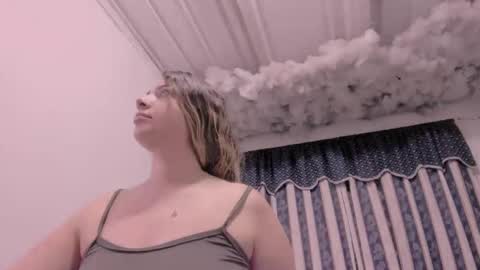 Lauu G online show from November 12, 9:33 am