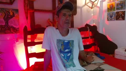 Laye19 online show from February 9, 11:36 pm