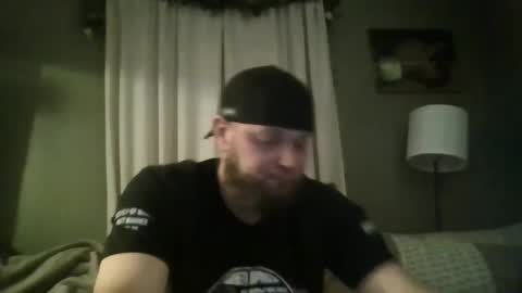 layinlow42 online show from February 20, 4:28 am