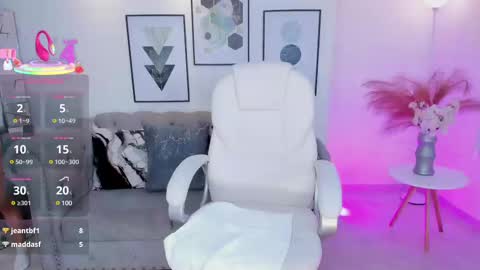 Layla Breezee online show from March 12, 4:13 pm