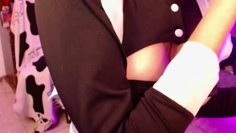 layla_quinn online show from January 15, 9:01 pm