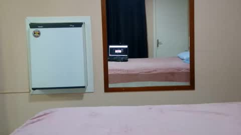 kelly online show from March 25, 1:01 am