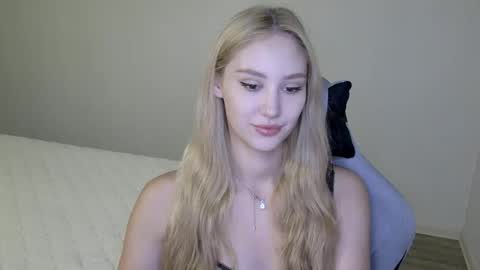 LaylaPretty001 online show from December 4, 5:29 am