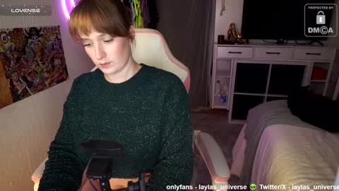 Snapshot of laylas_universe chatting on December 29, 4:16 am Layla Universe online show from December 29, 4:16 am