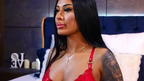 Layla online show from June 15, 6:49 am
